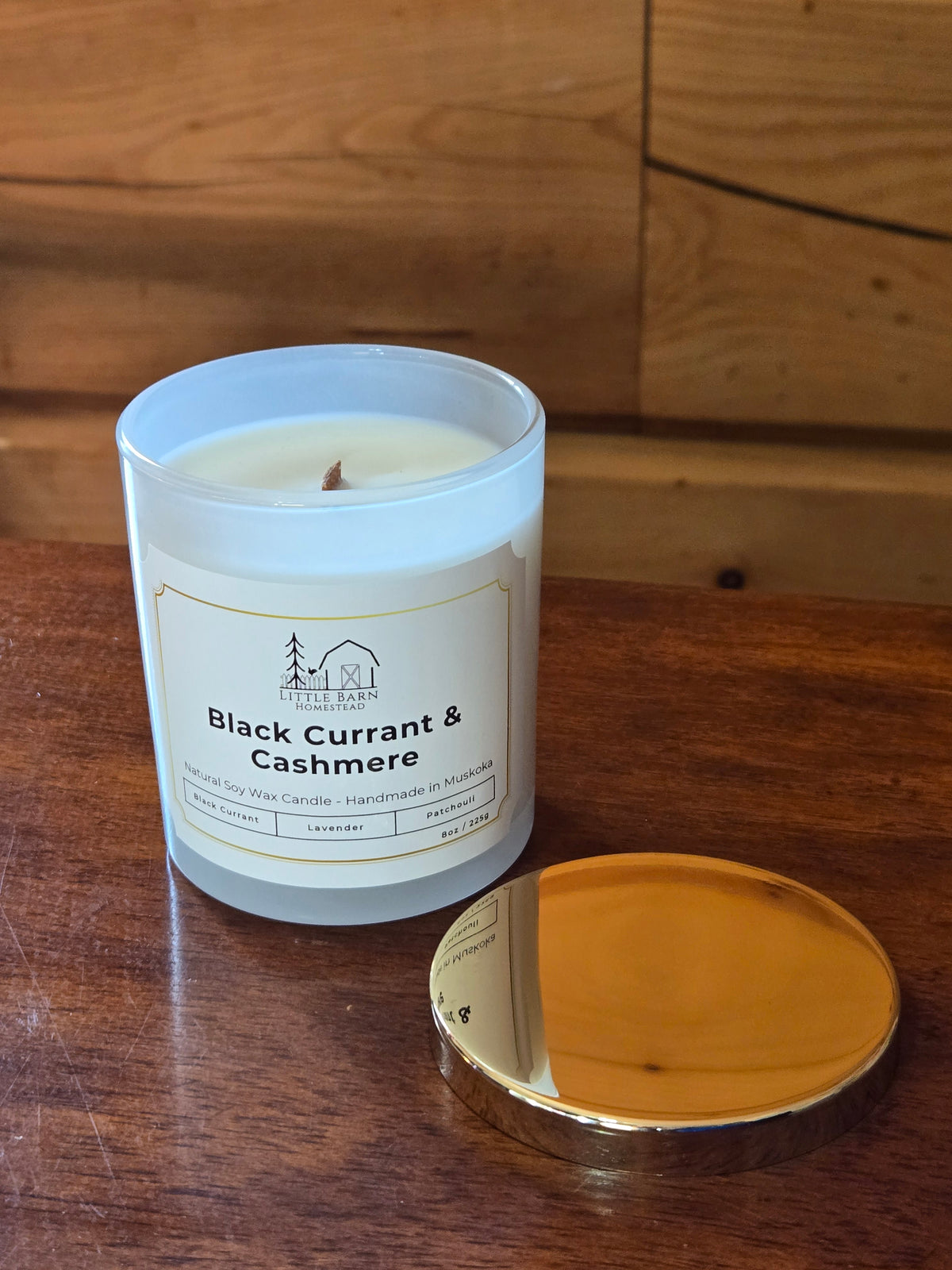 Black Currant & Cashmere Elegant Candle with Wooden Wick & Gold Lid